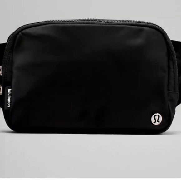 Lululemon Everywhere Belt Bag Large Black perfect 2L Fanny pack nwt perfect - Picture 1 of 1